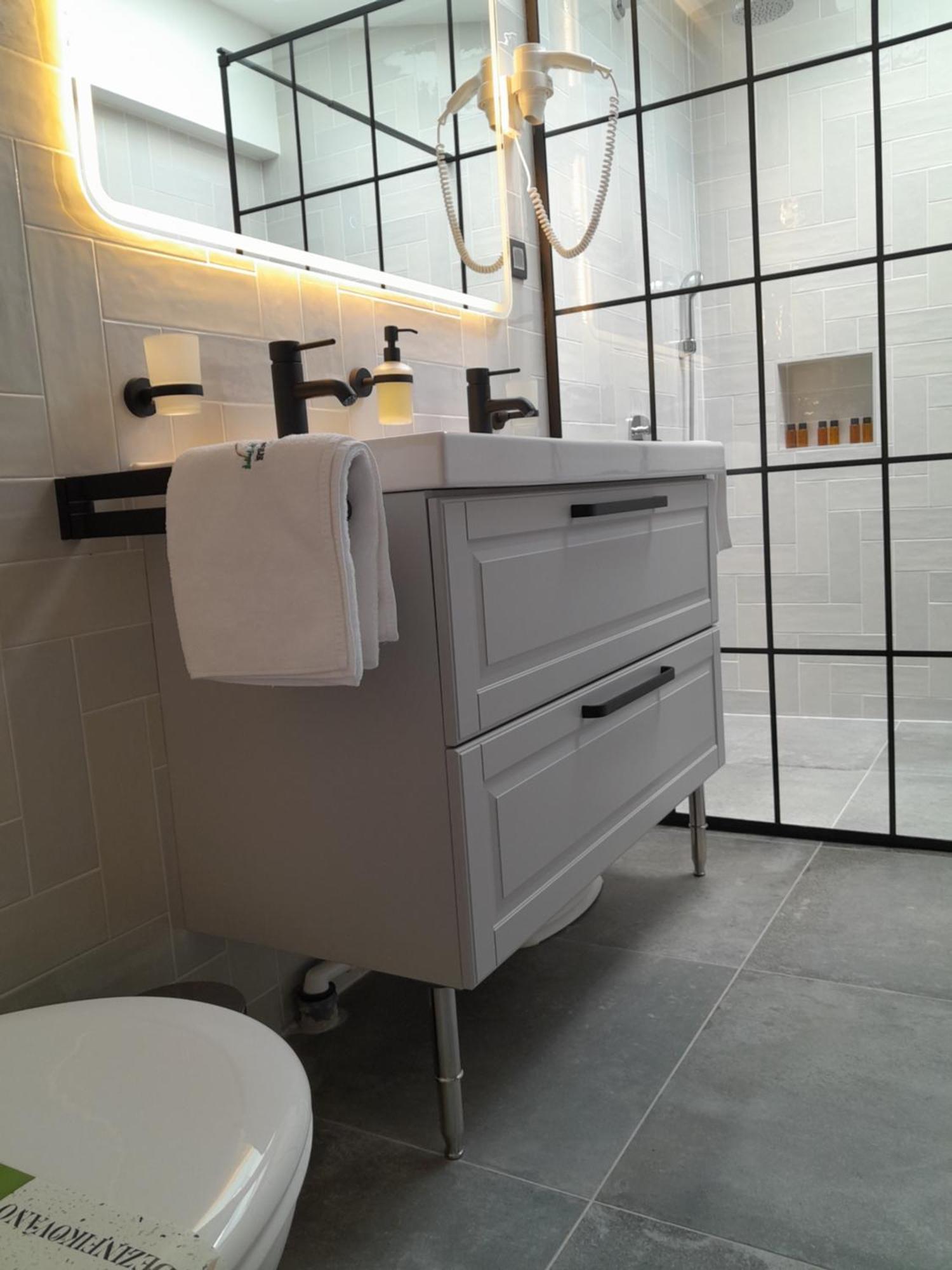 Nica Wood Villa Sremska Kamenica ภายนอก รูปภาพ