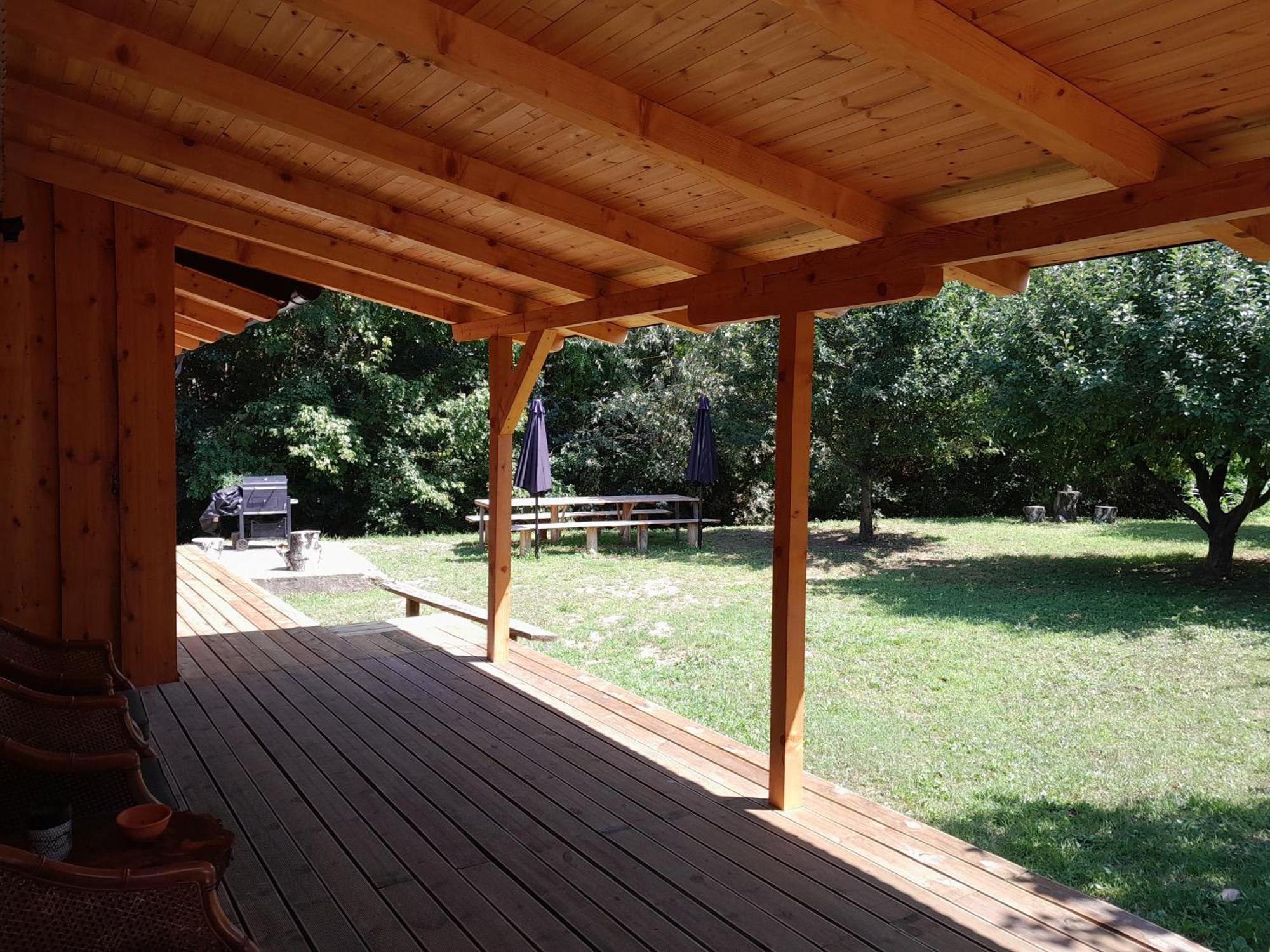 Nica Wood Villa Sremska Kamenica ภายนอก รูปภาพ